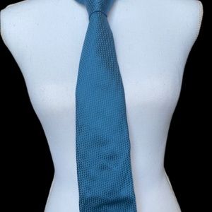 Thomas Pink 100% silk tie